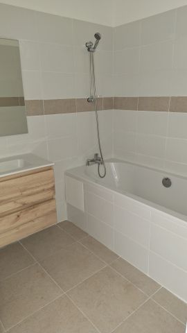 Location Appartement 4 pièces 140m² MONTPELLIER 34090 - Photo 2