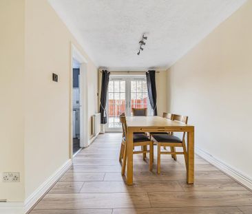 3 bedroom semi-detached house to rent - Photo 3