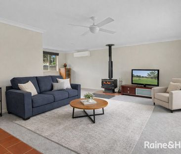 Charming 4-Bed Family Home Close to Town - Photo 1