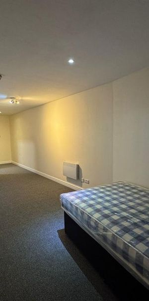 Studio to rent - Photo 1