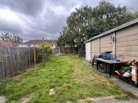 Room in a Shared House, Kingsholm Gardens, SE9 - Photo 5