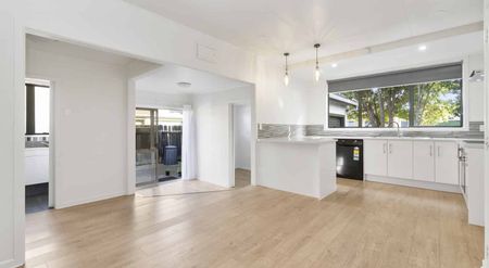 Central city family living - Photo 5