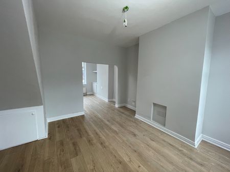 2 Bed Terraced House, Brompton Road, M14 - Photo 2