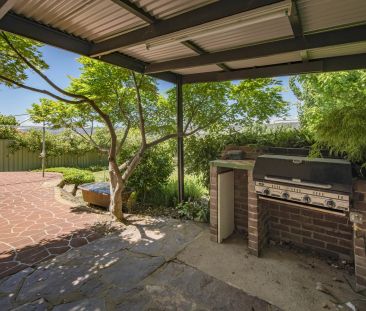 Spacious 4-Bedroom Family Home with Stunning Views – Prime Location! - Photo 4