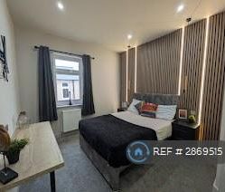 1 bedroom in a house share to rent - Photo 4