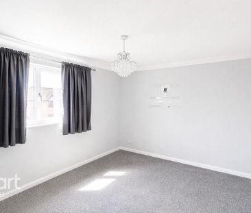 4 bedroom detached house to rent - Photo 3