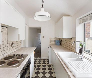 2 bedroom terraced house to rent - Photo 3