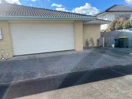 Botany Downs, 4 Bedrooms - Photo 4