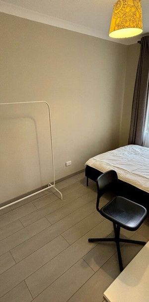 Victoria Park - Photo 1