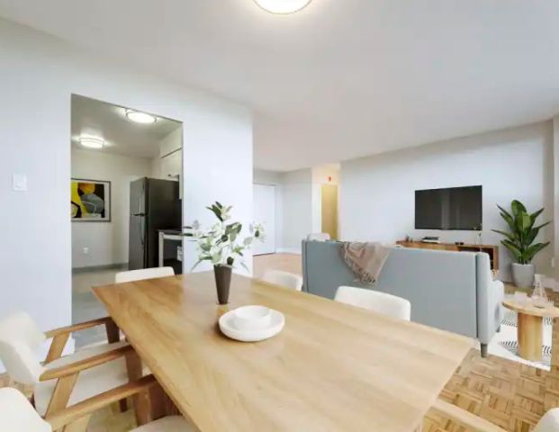 Cresswell Court Apartments | 3050 Glencrest Road, Burlington - Photo 1