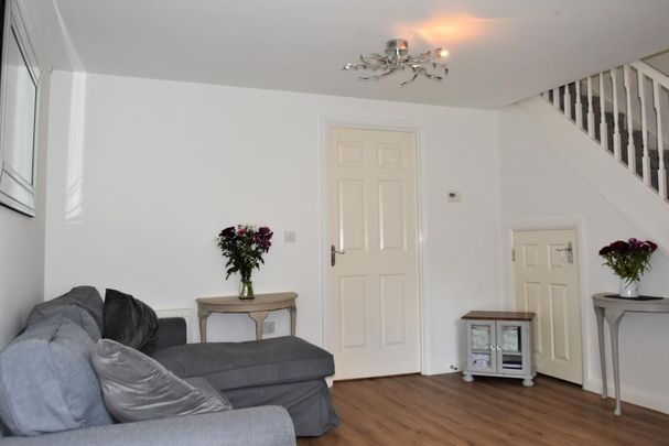 2 bedroom end of terrace house to rent - Photo 1