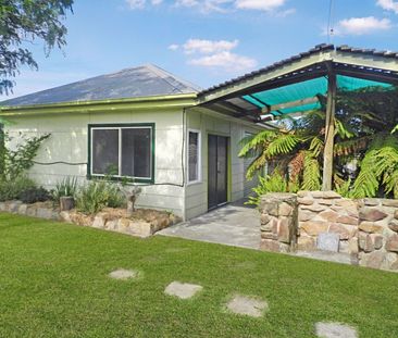 THREE BEDROOM RETREAT ON MORONEY STREET - Photo 4