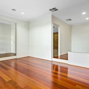 Impressive Family Home in a Prime Altona Meadows Location - Photo 3