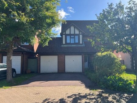 Worth 4 bedroom house to rent - Photo 4