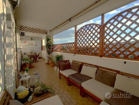 Luminoso trilocale zona Grottaperfetta Ardeatina - Photo 3