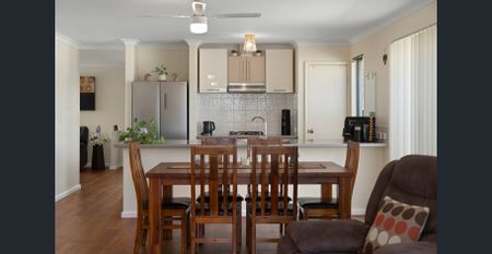 Low Maintenance Luxury 3x2 in South Bunbury! - Photo 5