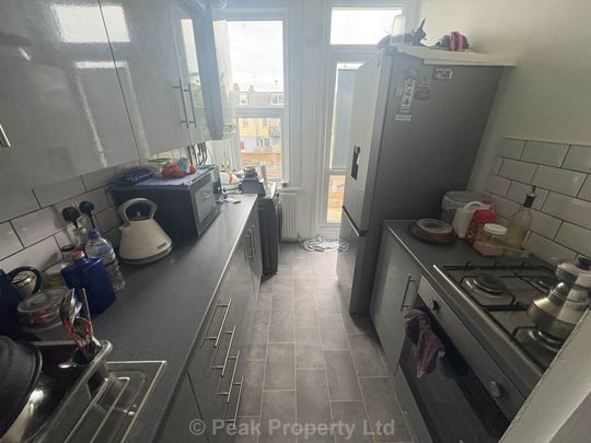 Southview Drive, Westcliff On Sea - Photo 1