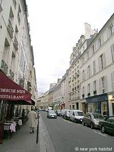 Logement à Paris, Location meublée - Photo 2