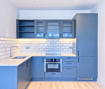 Pembroke Broadway, Camberley, Surrey, GU15 - Photo 3
