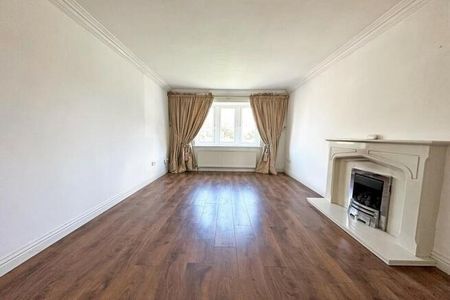 4 bedroom detached house to rent - Photo 3