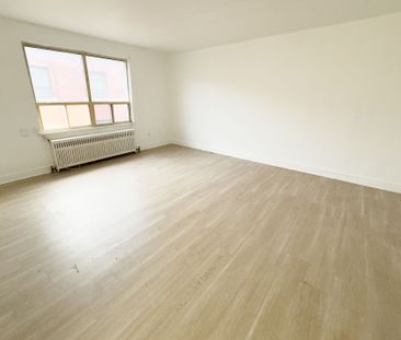 For Lease - 896 Eglinton Avenue Unit# 311, Toronto, Ontario - Photo 3