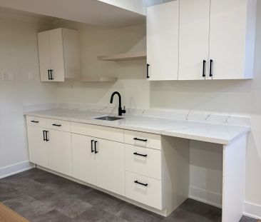 176 Tormina Boulevard #Basement - Photo 5