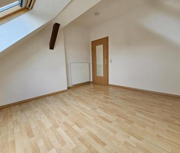 Wohntraum im Dachgeschoss mit Dachterrasse und sehr schönem Bad - Photo 2