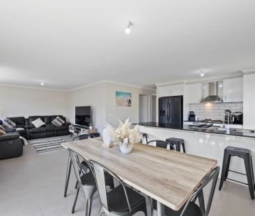 MODERN & STYLISH - Photo 3