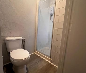 1 bedroom in a house share to rent - Photo 6