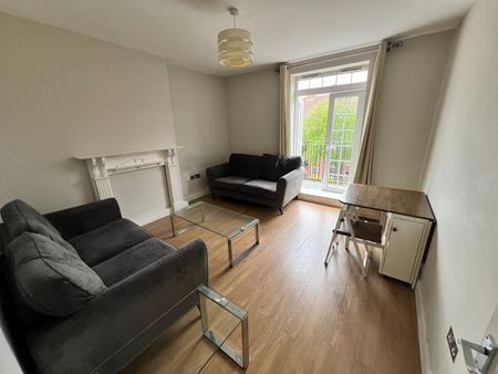 4 Bed Flat, Sandon House, SW2 - Photo 2