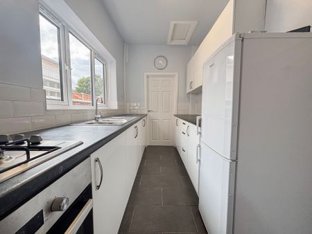 2 bed terraced house to rent in Centaur Road, Coventry, CV5 - Photo 5