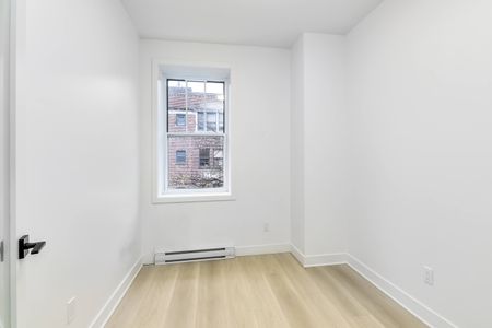 2080 avenue Lincoln Beautiful 4 bedroom apartment for rent! - Photo 3