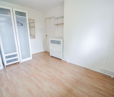 Fairhurst, Compayne Gardens, London, NW6 - Photo 6