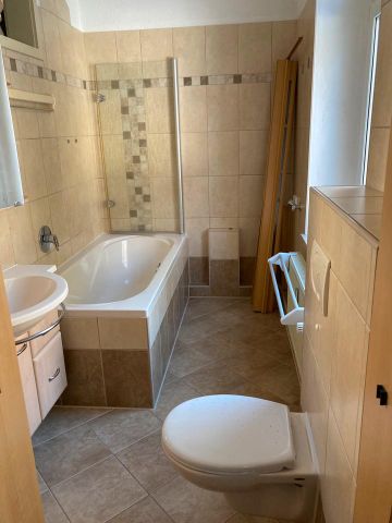 2 1/2 Zimmer Wohnung mit schöner Aussicht + niedrigen Heizkosten - Foto 2