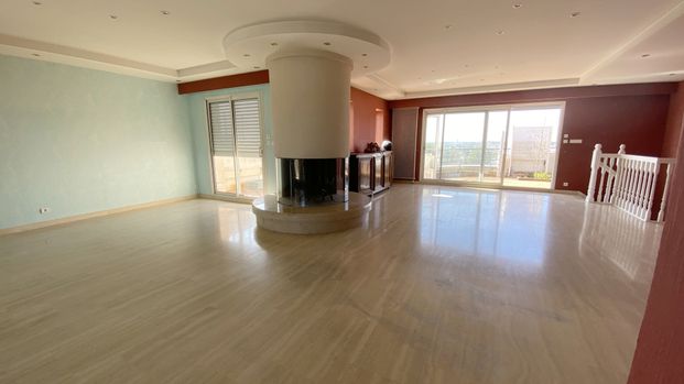 Location Appartement 5 pièces 196m² ANGERS 49100 - Photo 1