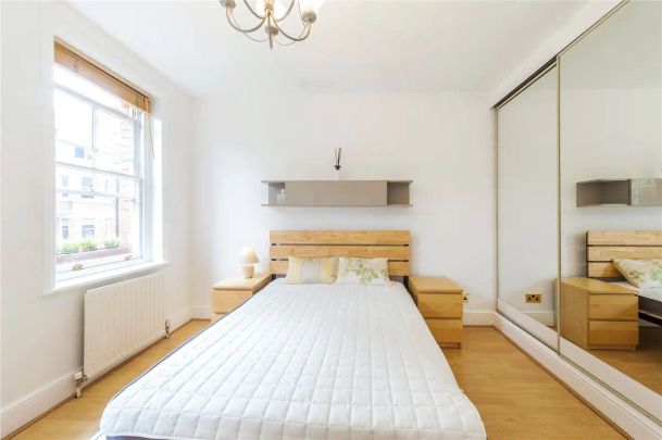 1 bedroom flat in London - Photo 1