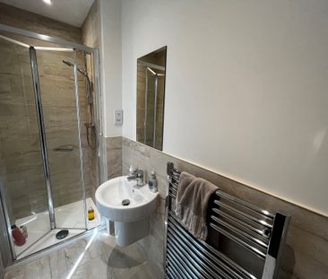 Bletchley Way, Leeds, Horsforth - Photo 4