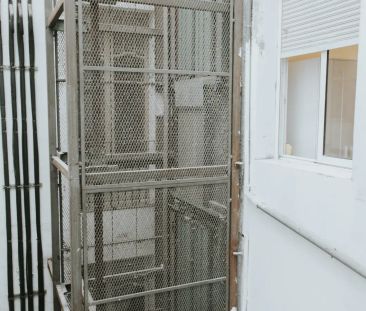 Room in a shared 4-bedroom apartment for rent in el Gòtic - Photo 6