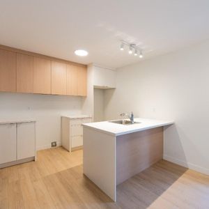Grand 4 1/2 sur deux étages à Limoilou - Photo 2
