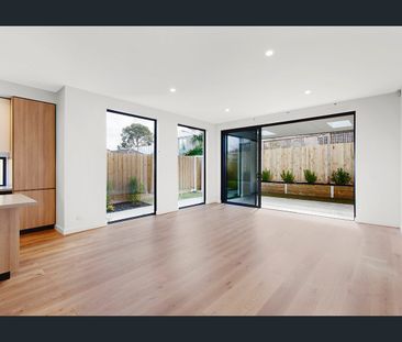 Stunning 4-Bedroom Townhouse in McKinnon Zone | FLARE REAL ESTATE - Photo 2