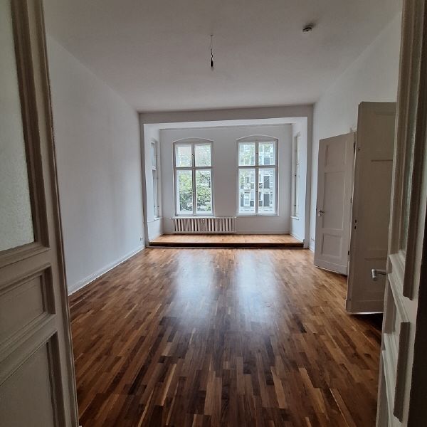 Altbaucharme trifft Wohnkomfort 4-Zimmer-Altbauwohnung in Wilmersdorf! - Photo 1