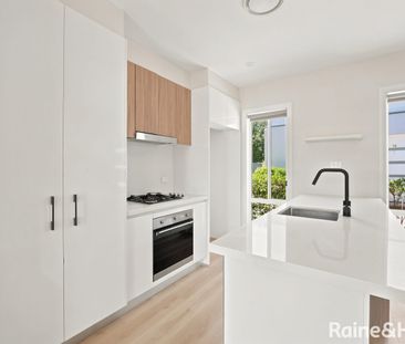 Modern Four Bedroom Townhouse - Photo 6