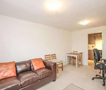 1 bedroom flat to rent - Photo 2