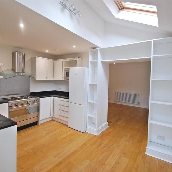 3 bedroom end of terrace house to rent - Photo 1