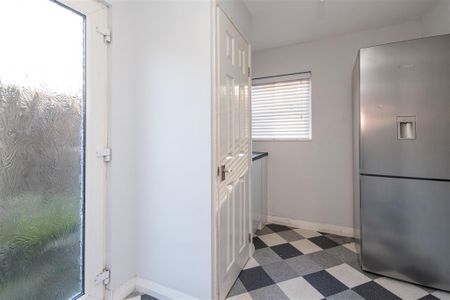 2 bed House - End Terrace To Let - Photo 5