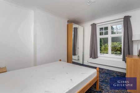 3 bedroom flat to rent - Photo 4
