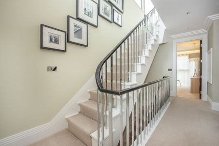 5 bedroom semi-detached house to rent - Photo 2