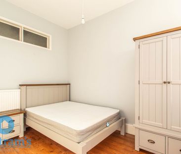 2 bed Flat for Rent - Photo 3