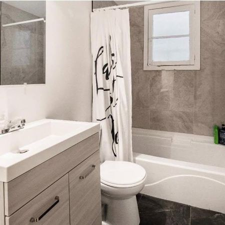 Appartement 4 1/2 - 2 chambres à coucher - 75 m² (817 p2), avec 1 mois de loyer gratuit - Photo 4