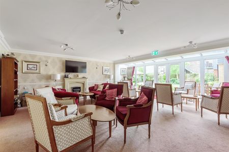 Nicholls Lodge, Bishop’s Stortford - Photo 3